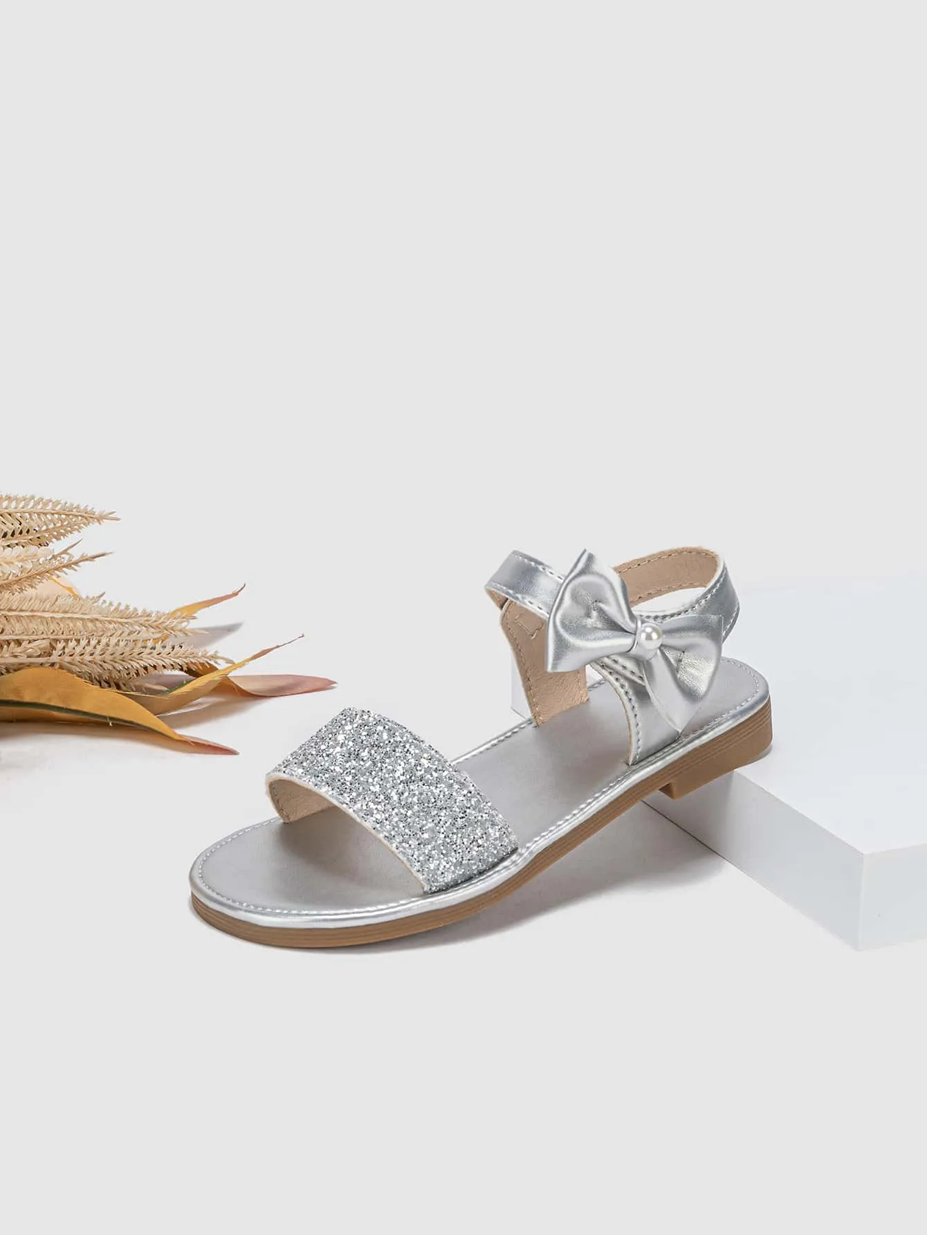Girls Glitter Detail Bow & Faux Pearl Decor Ankle Strap Sandals