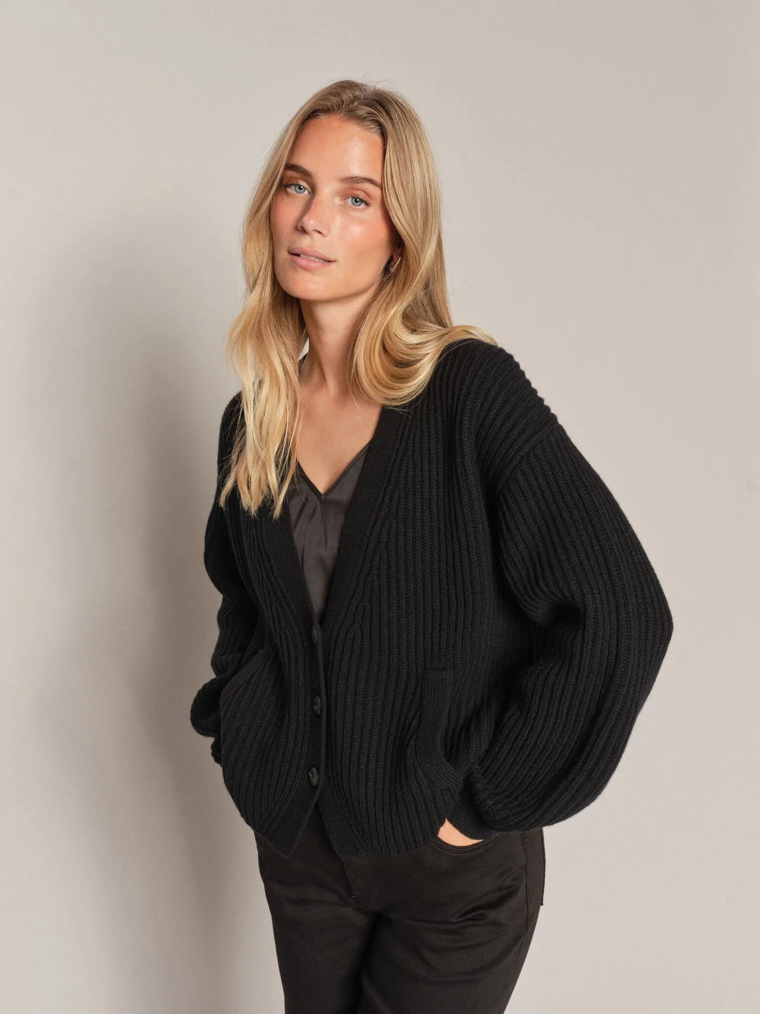 MMWynter V-neck Knit Cardigan