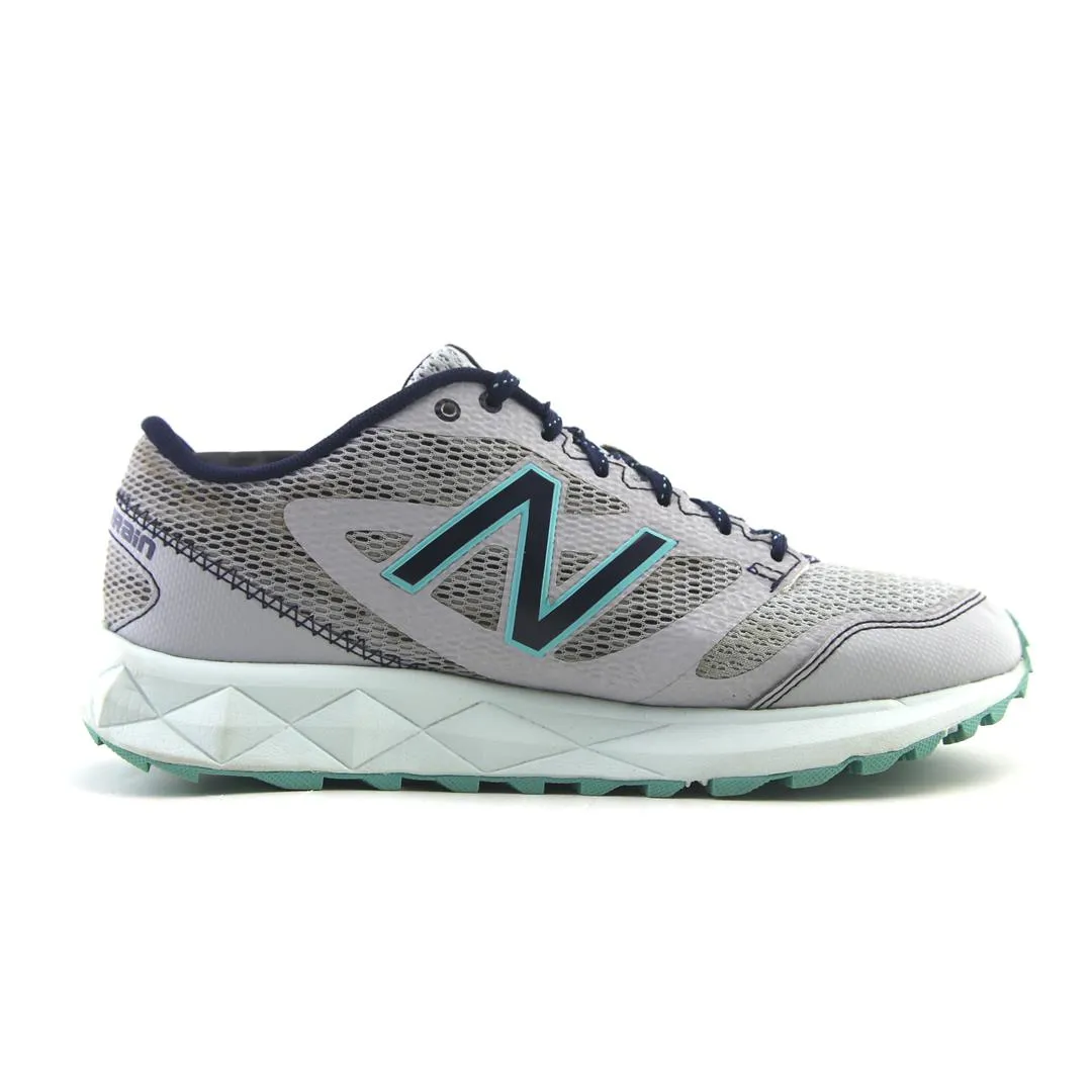 NEW BALANCE 590 V2