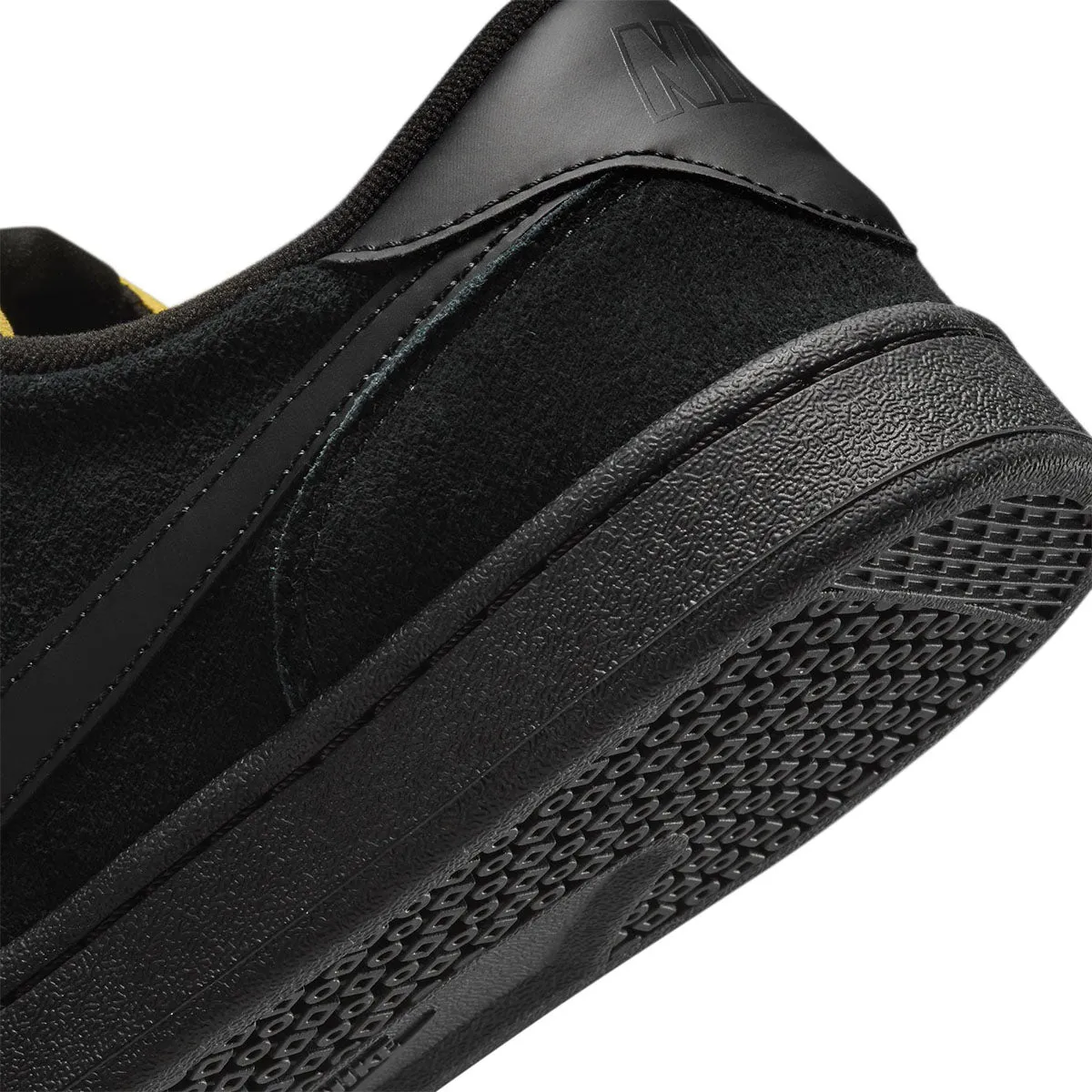 Nike SB - FC Classic Shoes Black/Black-Black-Vivid Orange