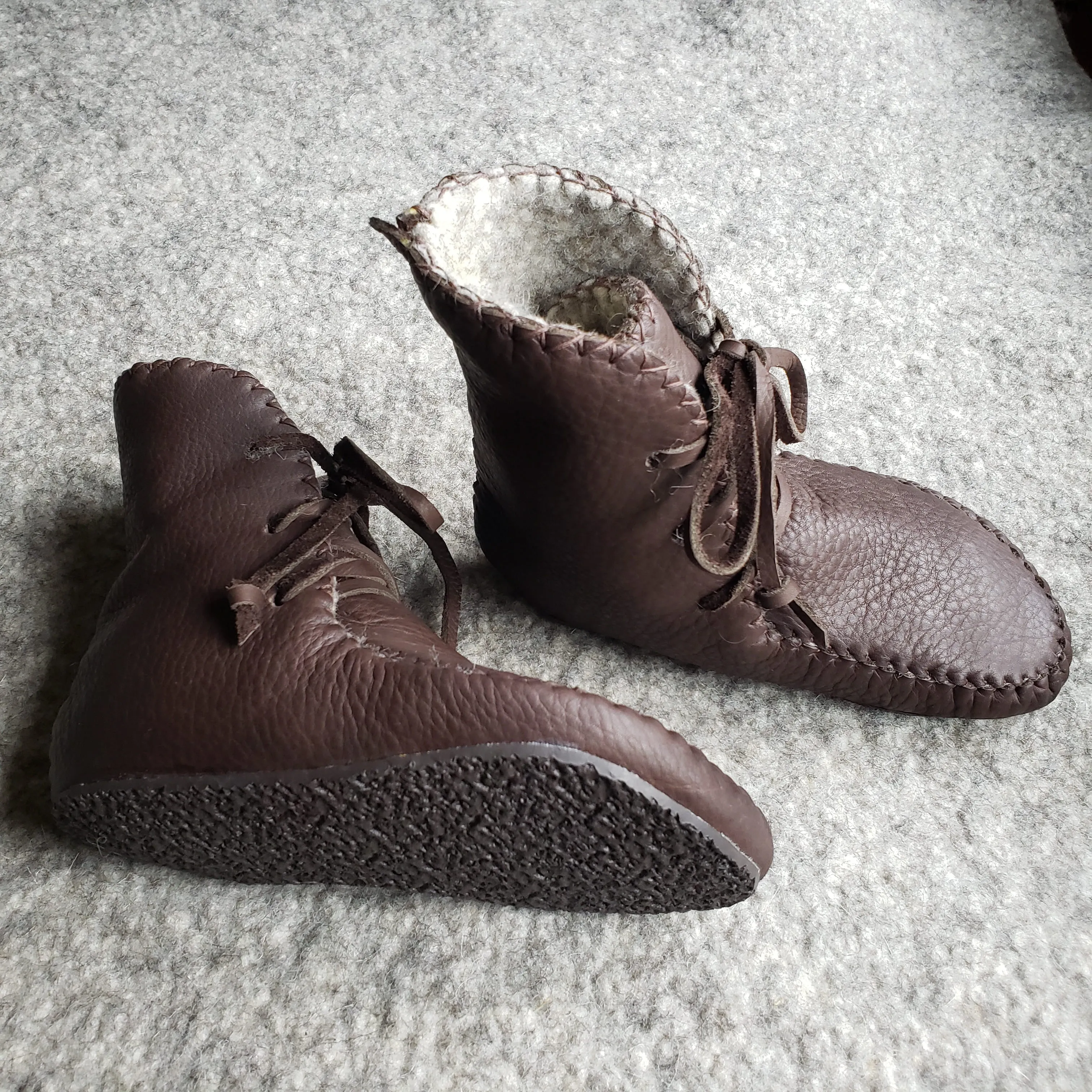 "Laced-Up Boots" Lined with Felt / Custom-Made Barefoot-Boots for Winter