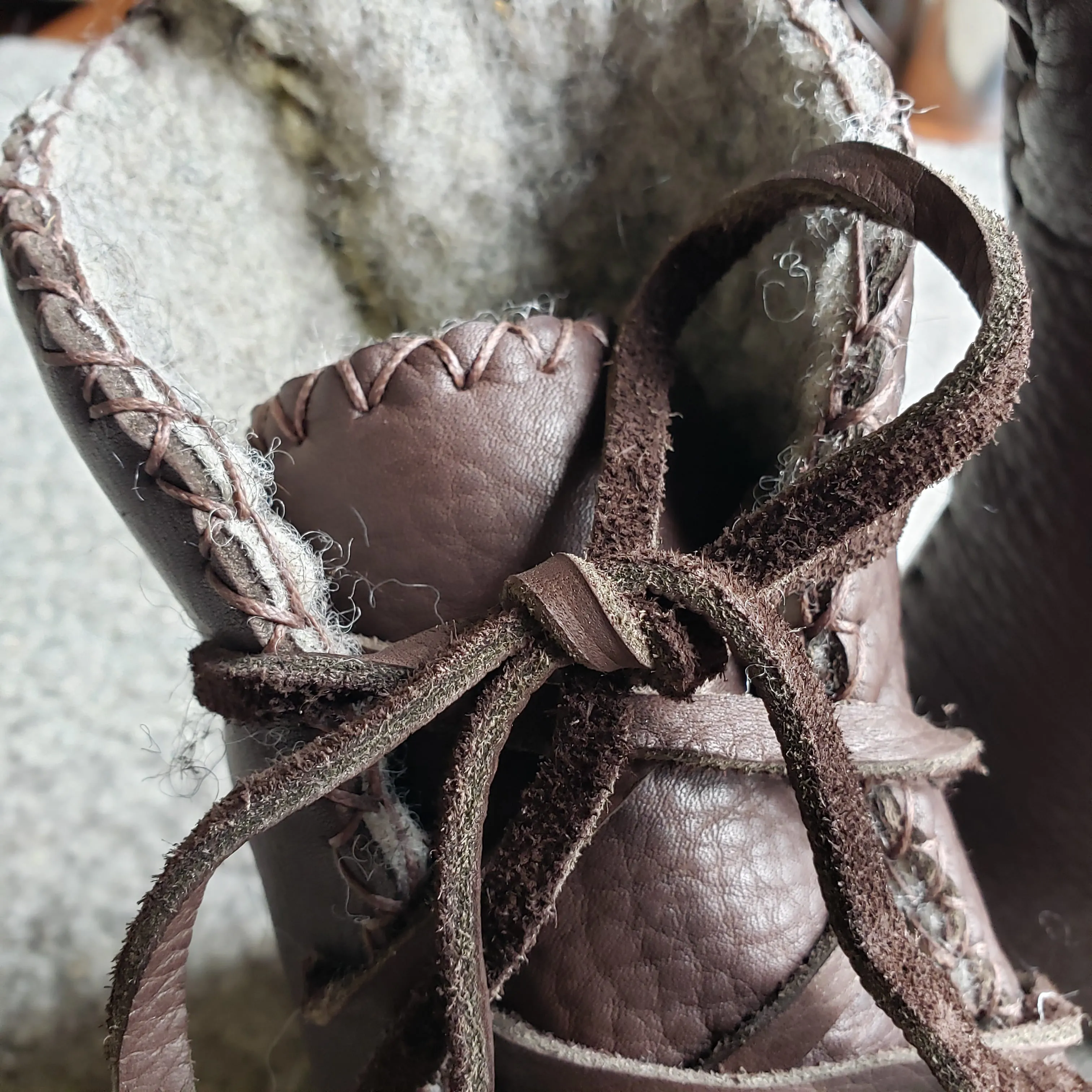 "Laced-Up Boots" Lined with Felt / Custom-Made Barefoot-Boots for Winter