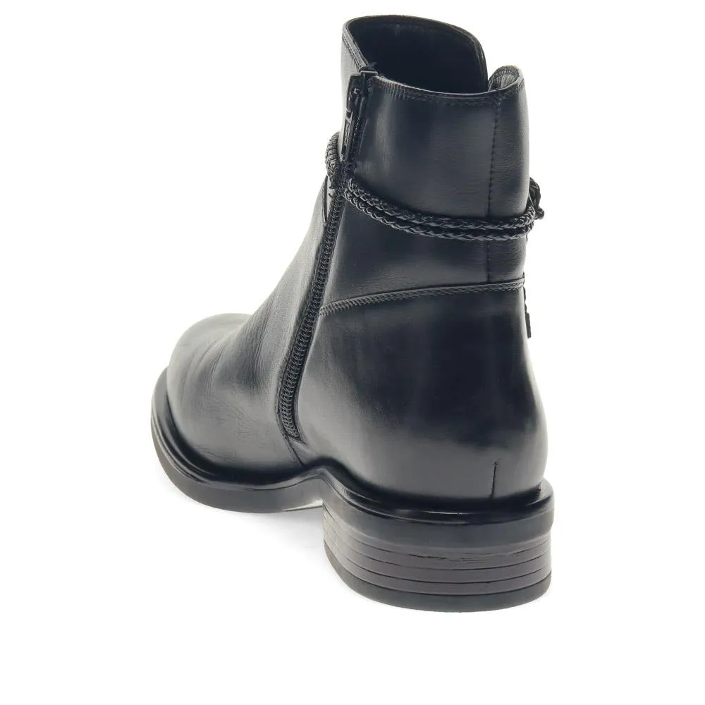 Smart Leather Ankle Boots - PERFO40001 / 326 272