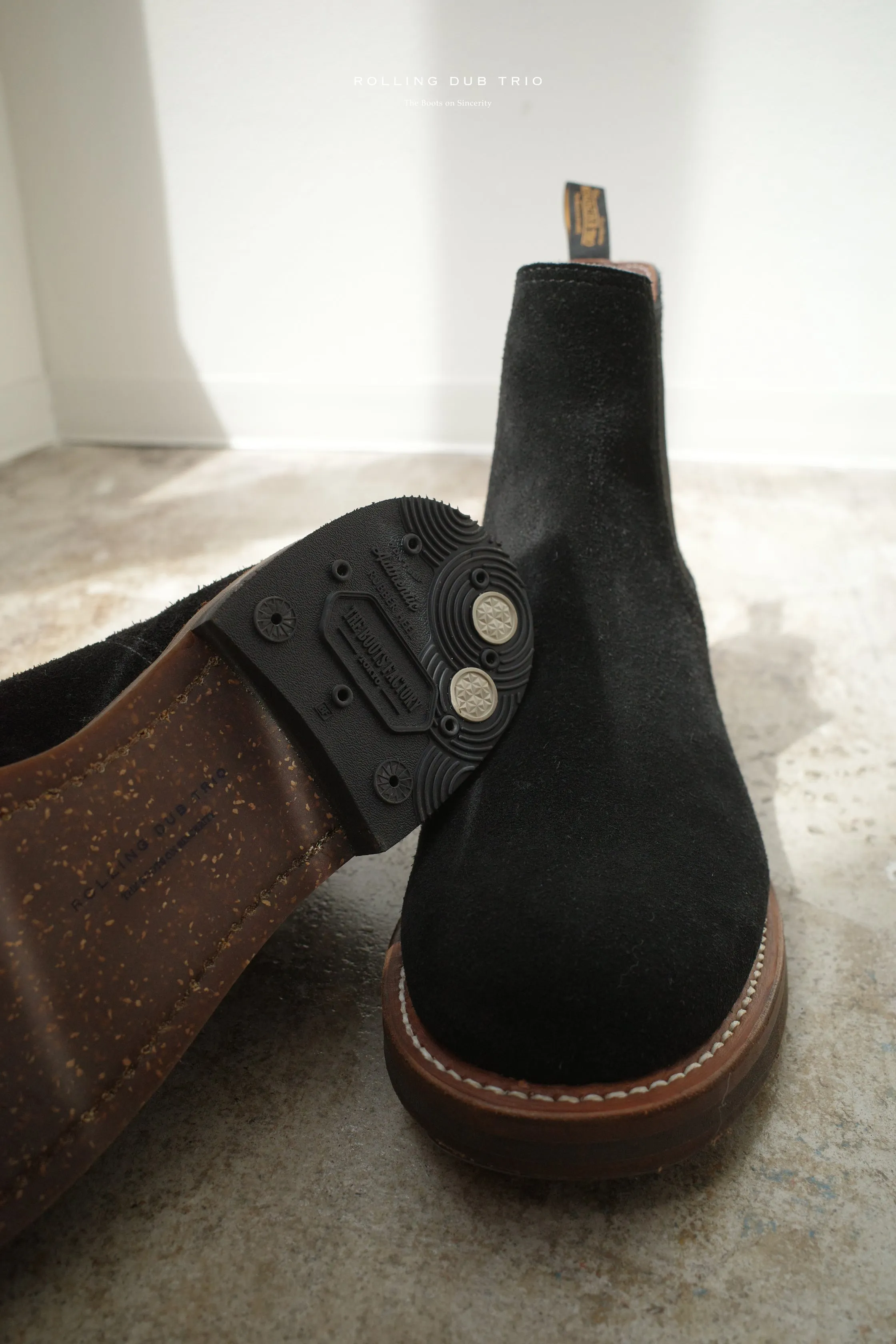 STAN (Black Oil Suede)